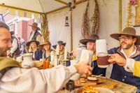 De Slag om Grolle 2024, een levendig historisch festival met re-enactors die het leven in 1627 herbeleven, inclusief veldslagen en ambachten.