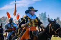 Indrukwekkende veldslag met meer dan 1500 re-enactors die strijden in historische kostuums, ter herdenking van de Slag om Grolle in 1627.