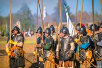 Indrukwekkende veldslag met meer dan 1500 re-enactors die strijden in historische kostuums, ter herdenking van de Slag om Grolle in 1627.