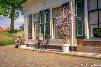 Verken de betoverende schoonheid van Hanzestad Elburg: historische straatjes, sfeervolle grachten en een rijke maritieme erfenis. Laat je inspireren!