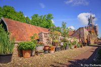 Verken de betoverende schoonheid van Hanzestad Elburg: historische straatjes, sfeervolle grachten en een rijke maritieme erfenis. Laat je inspireren!