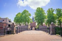 Verken de betoverende schoonheid van Hanzestad Elburg: historische straatjes, sfeervolle grachten en een rijke maritieme erfenis. Laat je inspireren!