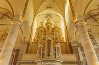 &quot;Indrukwekkende gotische architectuur van de Bergkerk in Deventer, een historisch monument dat de tand des tijds heeft doorstaan.&quot;