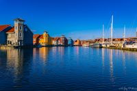 &quot;Ontdek de levendige schoonheid van Reitdiephaven Groningen: een kleurrijk en schilderachtig havengebied dat charme en sereniteit uitstraalt.&quot;