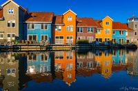 &quot;Ontdek de levendige schoonheid van Reitdiephaven Groningen: een kleurrijk en schilderachtig havengebied dat charme en sereniteit uitstraalt.&quot;