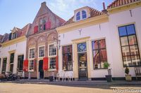 Laat je betoveren door de charme van Hanzestad Harderwijk: historische gebouwen, levendige markten en een maritieme sfeer aan het water!