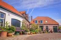 Laat je betoveren door de charme van Hanzestad Harderwijk: historische gebouwen, levendige markten en een maritieme sfeer aan het water!