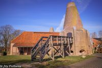 Verken de charme van Hanzestad Hasselt: historische panden, schilderachtige grachten en een vleugje nostalgie langs het water. Laat je inspireren!