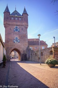 Verken de charme van Hanzestad Hattem: historische gebouwen, pittoreske straatjes en een vleugje nostalgie aan de IJssel. Laat je verrassen en inspireren!