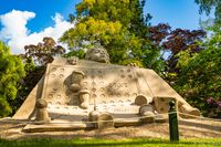 Betoverende zandsculpturen Kasteel Warmelo Diepenheim: kunstwerken van zand, elk jaar wisselend thema. #kasteelwarmelo #diepenheim #overijssel #zandsculpturen #kunst #zand #beelden #thema