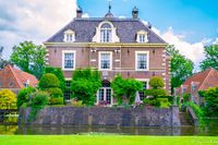 Kasteel Warmelo Diepenheim omgeven door prachtige tuinen in diverse stijlen. #kasteelwarmelo #diepenheim #overijssel #tuin #natuur #historie