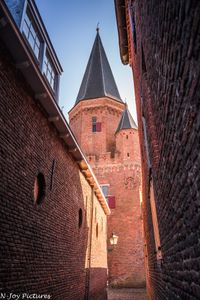 &quot;Verken de charme van Hanzestad Zutphen met zijn eeuwenoude gebouwen, sfeervolle straatjes en rijke geschiedenis aan de IJssel.&quot;