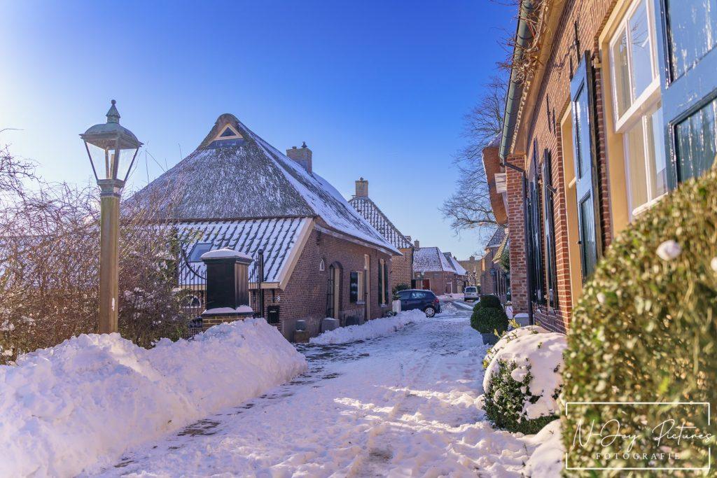 Bronkhorst: Klein maar fijn! 3 Ontdek de magie van Bronkhorst! Laat je inspireren door unieke foto's van het oudste stadje van Nederland. Neem nu contact op!