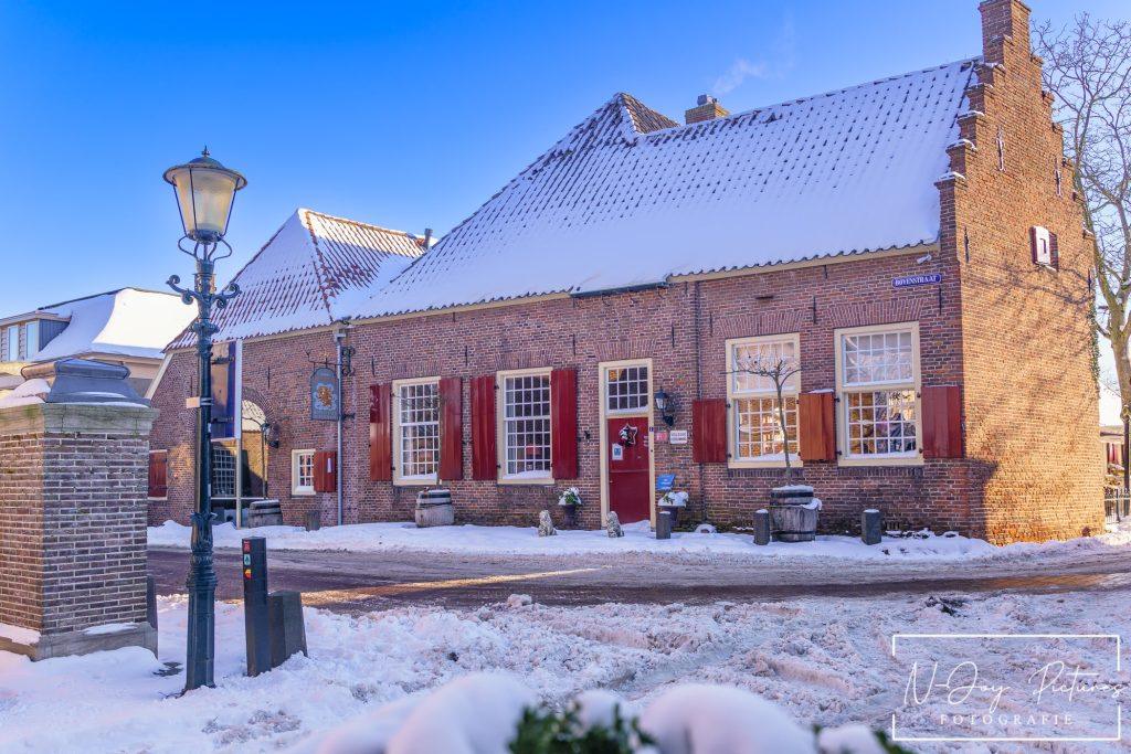 Blogs: Jouw Startpunt voor Fotografie & Creativiteit 9 Blog: Bronkhorst het kleinste stadje van Nederland? Laat je verrassen door de foto's en lees het inspirerende verhaal!