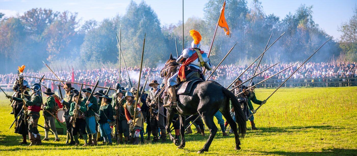 Evenementenfotografie 1 Ridders te paard tijdens de Slag om Grolle 2024. #SlagOmGrolle #Groenlo #Geschiedenis #Middeleeuwen