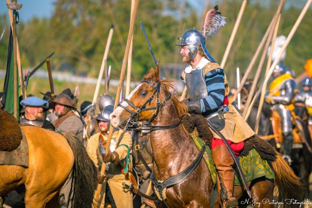 Ridders te paard tijdens de Slag om Grolle 2024. #SlagOmGrolle #Groenlo #Geschiedenis #Middeleeuwen