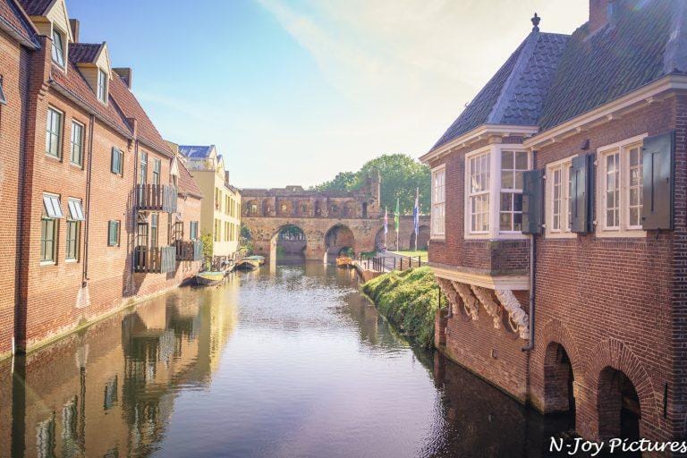 Ontdek Hanzestad Zutphen! Middeleeuwse torens en de IJssel wachten op u. Klik voor een onvergetelijk bezoek!