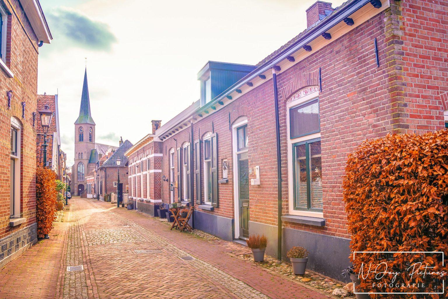 Blogs: Jouw Startpunt voor Fotografie & Creativiteit 5 Sfeervolle kiekjes van Heerlijckheid Bredevoort door N-Joy Pictures. Duik in een wereld vol boeken en charme. Boek nu jouw fotosessie!