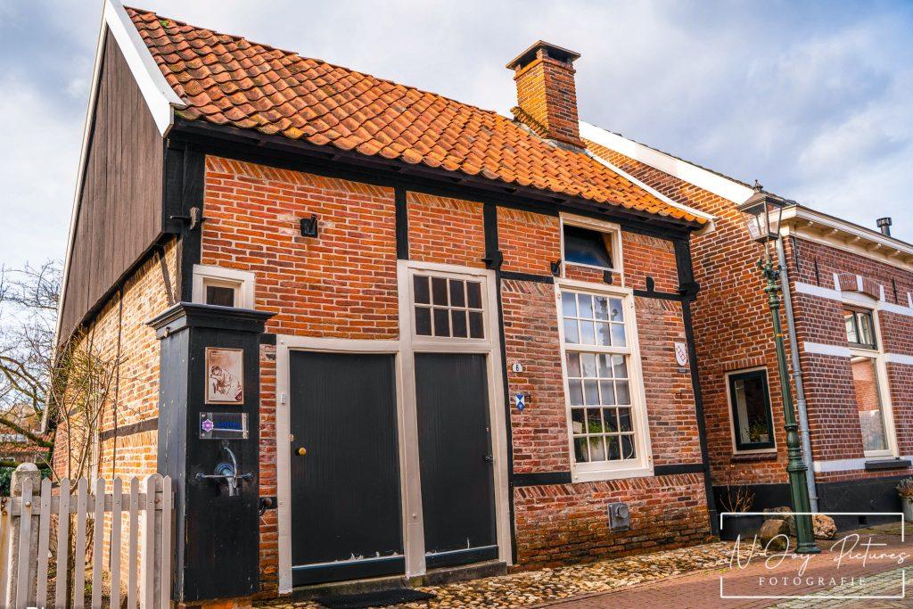 Sfeervolle kiekjes van Heerlijckheid Bredevoort, fotolocaties Achterhoek & Twente. Duik in een wereld vol boeken en charme. Boek nu jouw fotosessie!