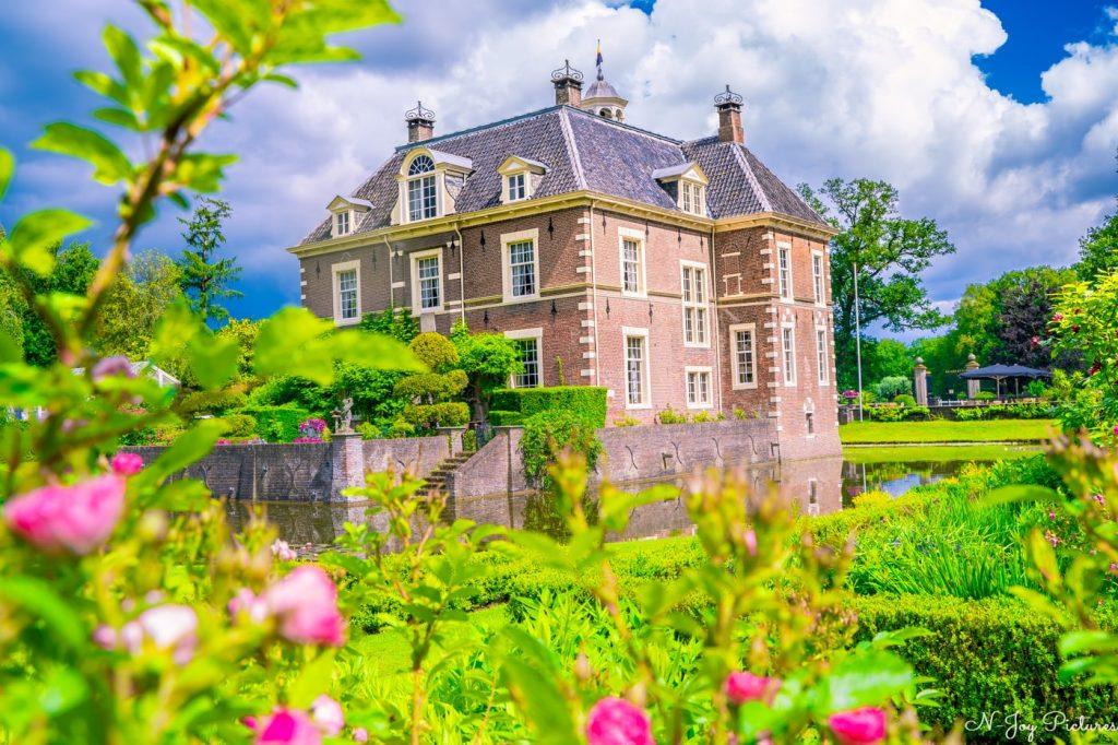 N-Joy Pictures vangt de sprookjesachtige tuinen van Kasteel Warmelo. Ontdek de details en neem contact op voor jouw fotoshoot!