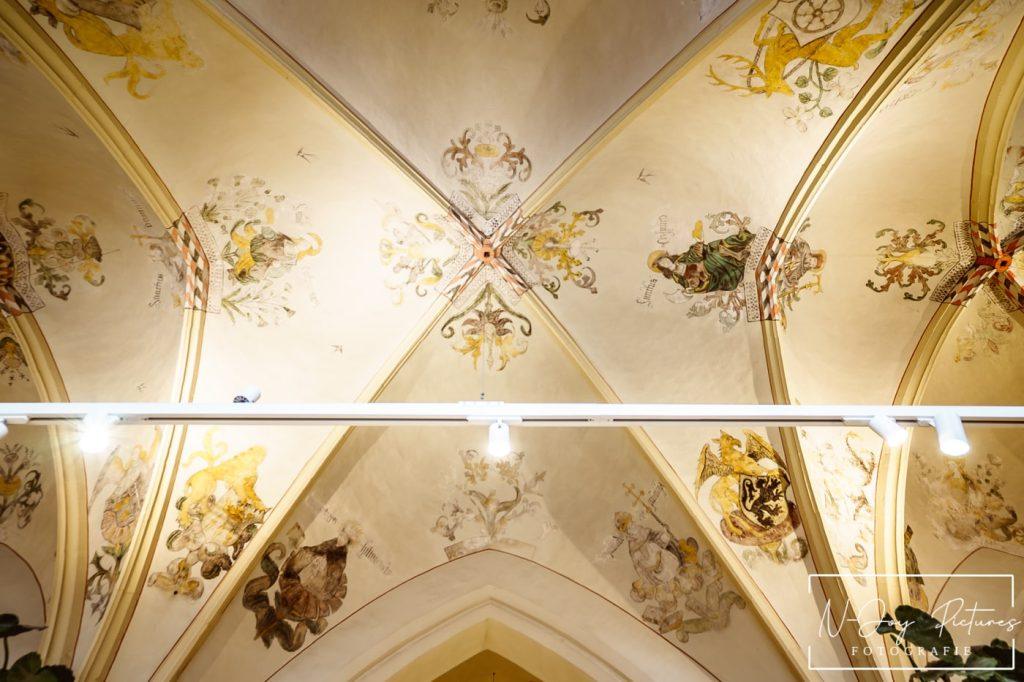 Hanzestad Zwolle 11 Van der Velde boekhandel in de Broerenkerk, historisch pand in Hanzestad Zwolle, interieur met boekenkasten en gewelfd plafond.