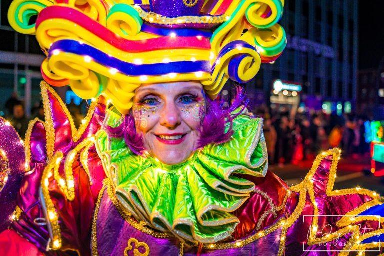 Evenementenfotografie 5 Twentse Lichtparade in beeld! Onze evenementenfotografie vangt de magische sfeer. Bekijk unieke foto's & neem contact op voor uw evenement!