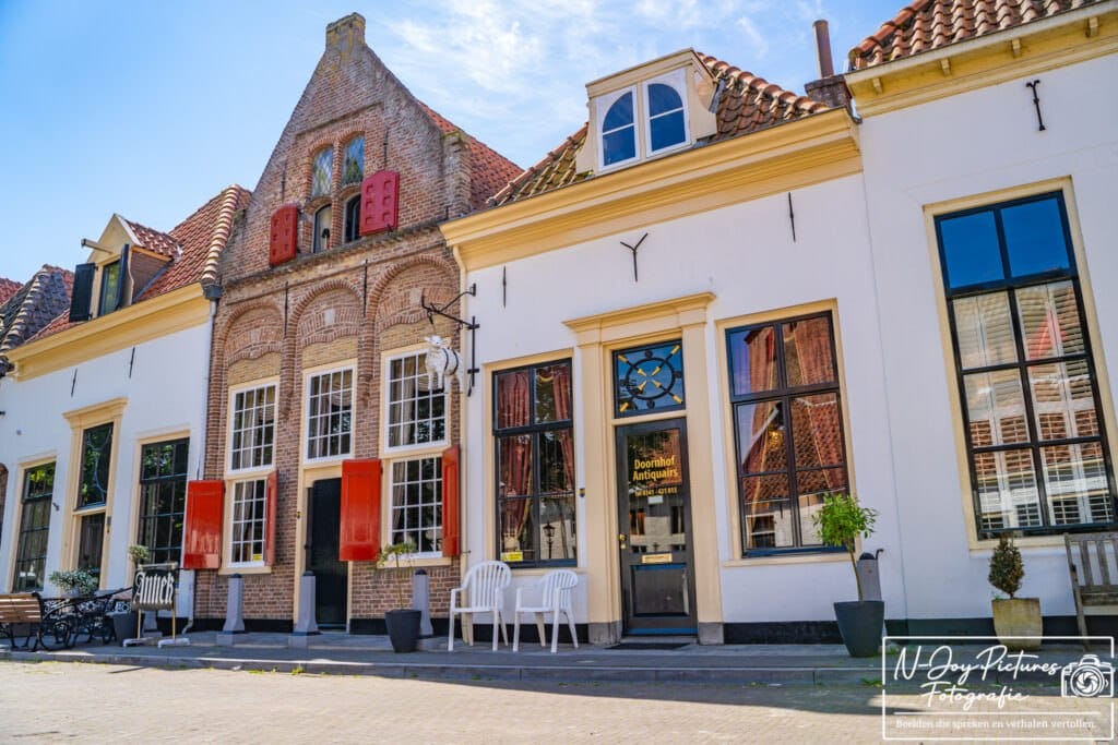 Historische straatjes en sfeer van Hanzestad Harderwijk prachtig gevangen in artistieke stadsfotografie – bekijk meer inspiratie.