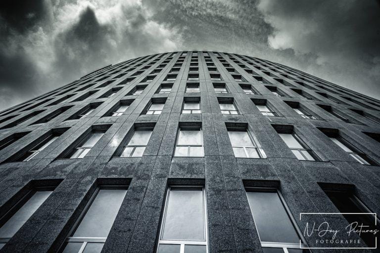 Riva Rabobank Den Bosch: Architectuur in krachtig zwart wit. Laat de zakelijke elegantie spreken. Meer info & contact? Klik!