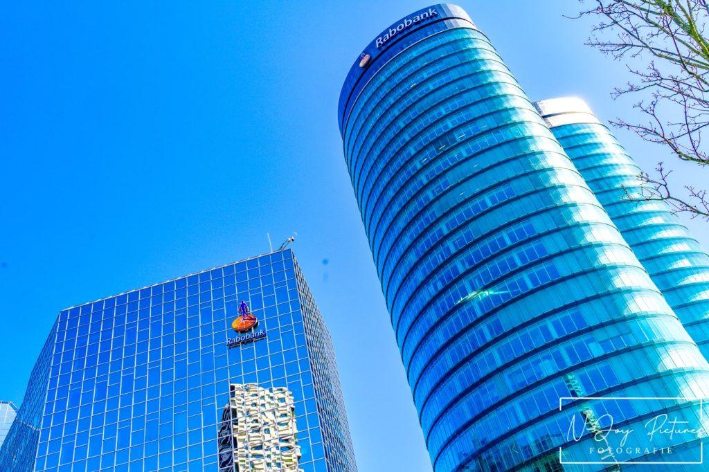 Foto Gallery Architectuurfotografie Rabobank Utrecht in beeld! Architectonische kracht en zakelijke allure vastgelegd. Bekijk de foto's en neem contact op voor uw project!