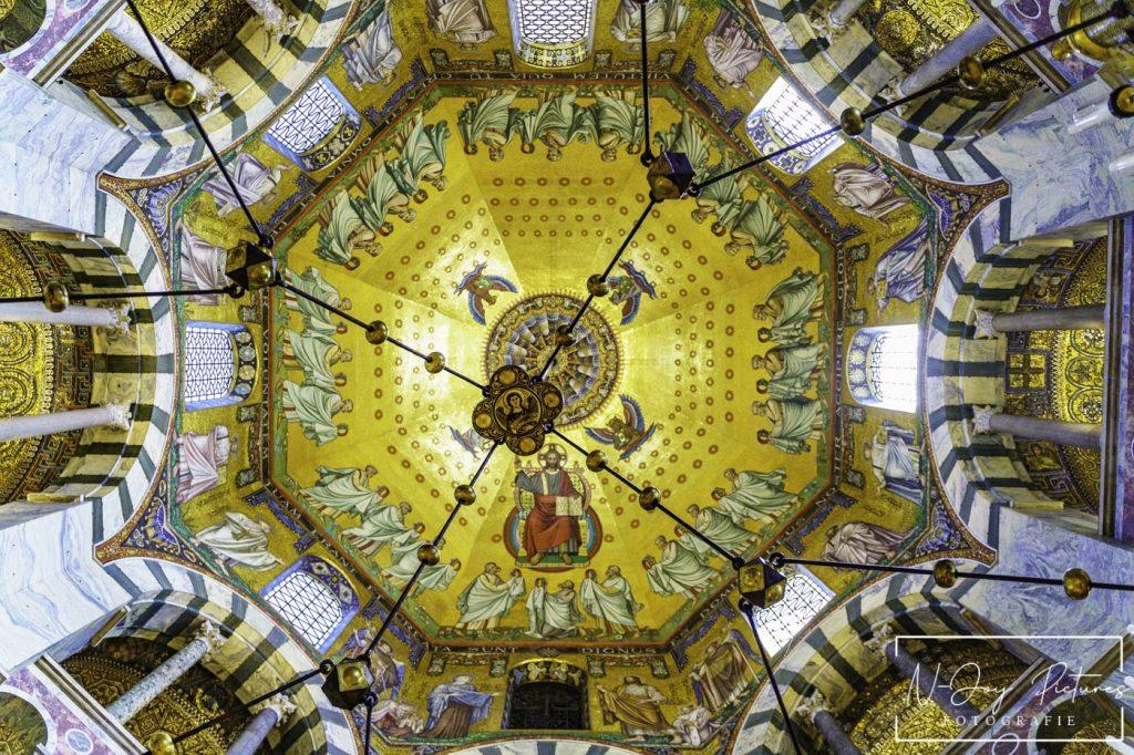 Gotische Fotografie 11 Dom van Aken: Gotische architectuur in beeld. Laat de historie u fascineren. Meer info & contact? Klik direct!