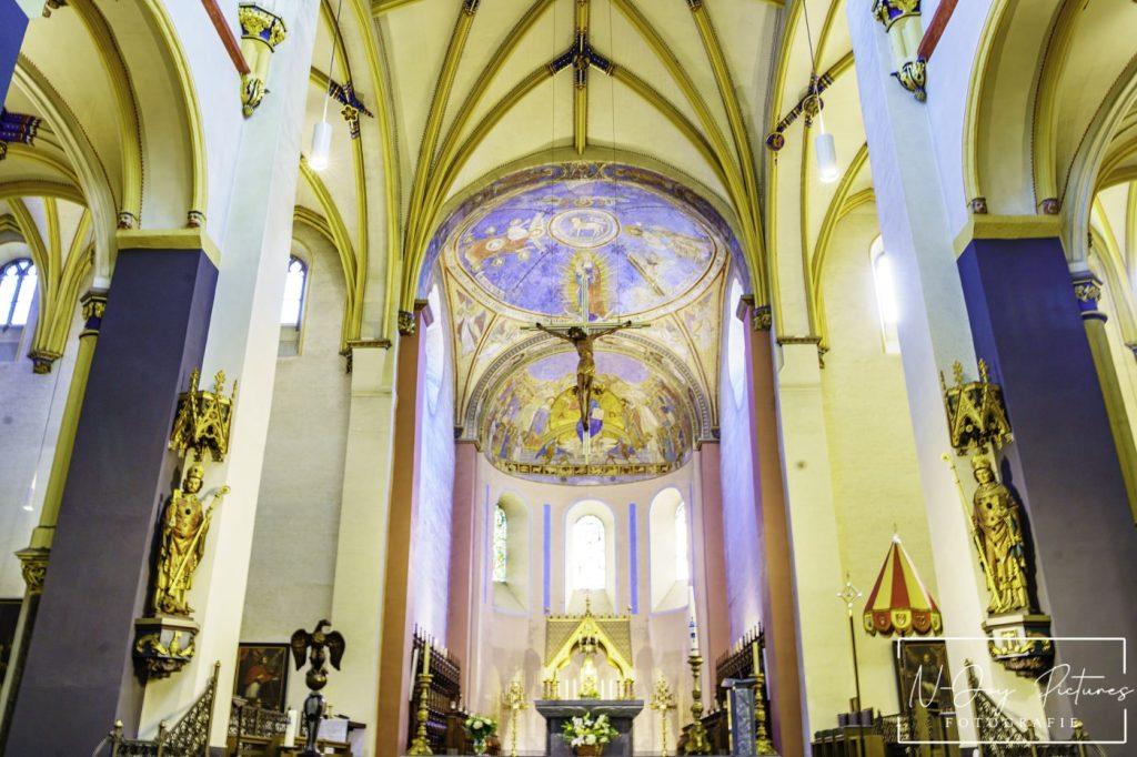 Gotische Fotografie 2 Sint-Servaasbasiliek Maastricht: Gotische architectuur in beeld. Laat de historie en kunst u fascineren. Meer info & contact? Klik!
