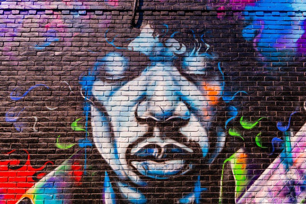 Ontdek 5 Betoverende Plekken met Street Art in Enschede: De Creatieve Hartslag van de Stad! 25 Jimi Hendrix leeft in Enschede! Unieke streetart bij Cafe Rocks. Laat je inspireren. Meer info?