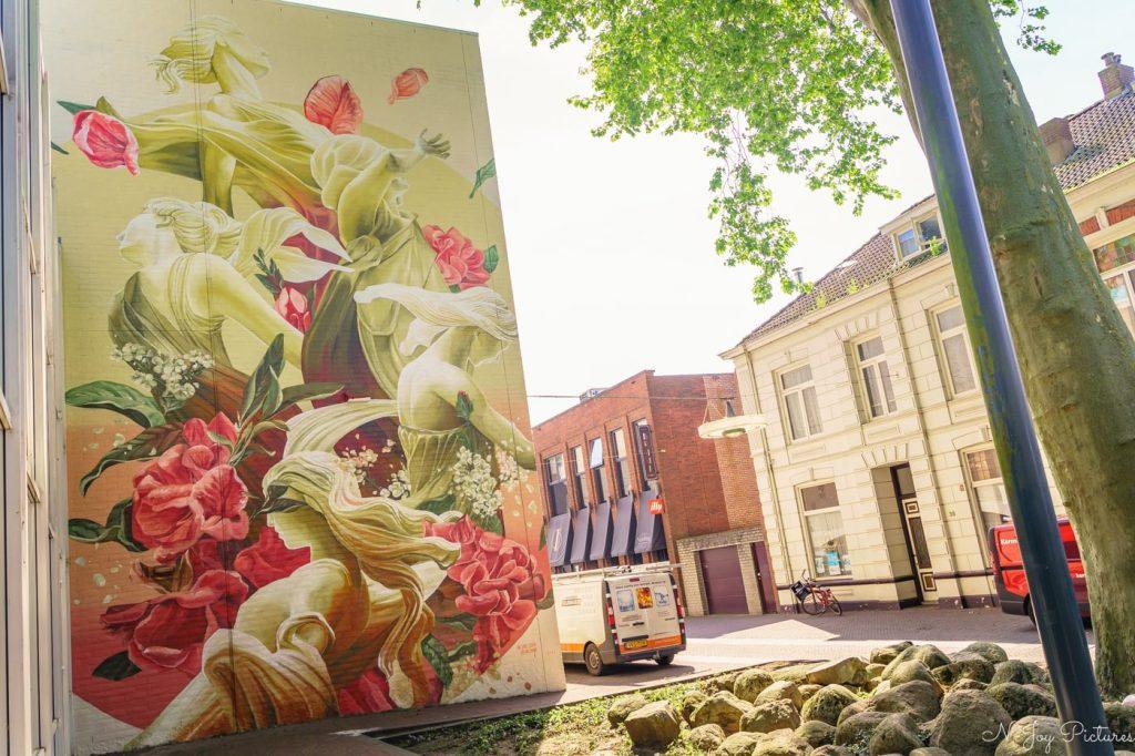 Ontdek 5 Betoverende Plekken met Street Art in Enschede: De Creatieve Hartslag van de Stad! 11 Ontdek kleurrijke street art op Noorderhagen! Laat je inspireren en neem nu contact op via de website.