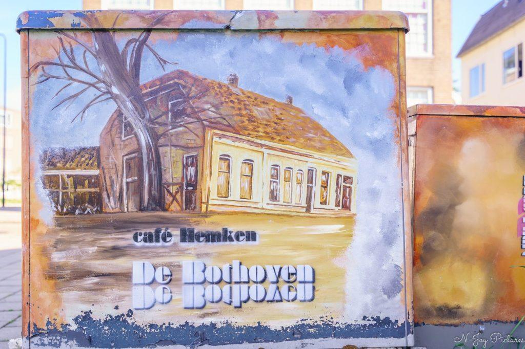 Ontdek 5 Betoverende Plekken met Street Art in Enschede: De Creatieve Hartslag van de Stad! 16 Street Art Enschede Elektra Straatkasten