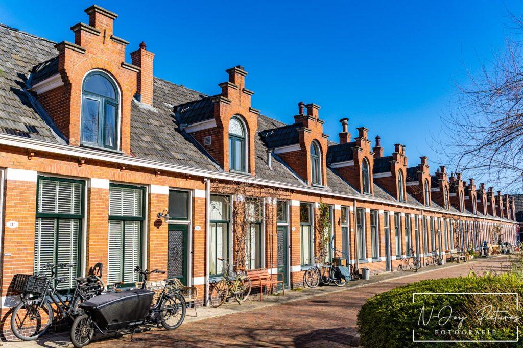 Het Typografengasthuis. 1 van de 32 hofjes in Groningen. Stadsfotografie die spreekt. Klik voor contact en mogelijkheden!
