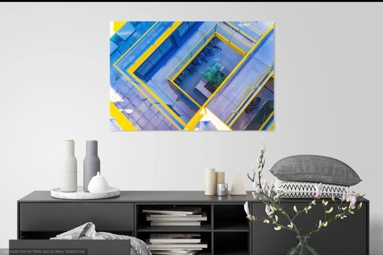 Geel metaal, strak design: Gebouw Staal Deventer in beeld. Architectuurfotografie die boeit. Bekijk het zelf!