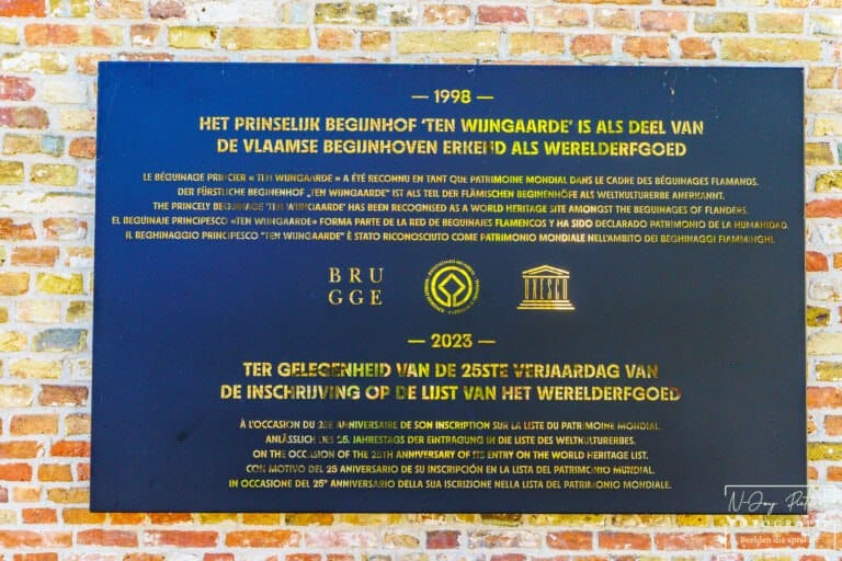 Mysterieus Begijnhof in Brugge in beeld. Zie hoe N-Joy Pictures historie vangt. Jouw project hier? Neem contact op voor een fotoshoot!