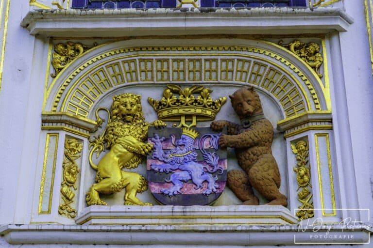 De Burg Brugge: Het historische hart van de stad. Ontdek Brugges pracht door N-Joy Pictures. Klik voor meer stadsfotografie projecten!