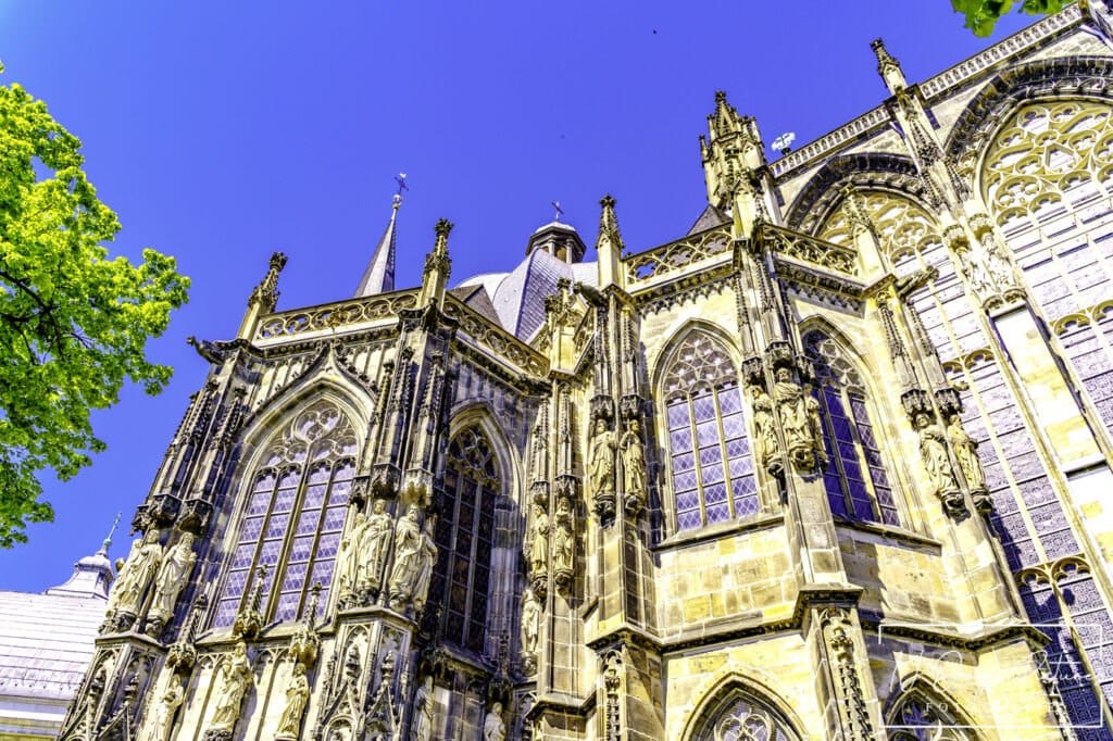 De Dom van Aken: UNESCO-werelderfgoed vastgelegd! N-Joy Pictures vangt deze architectonische parel. Meer zien? Klik!