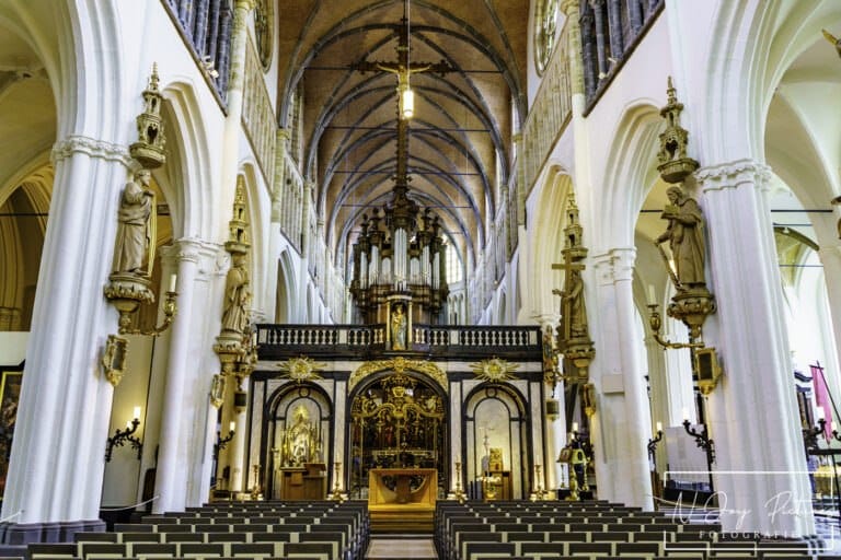 Icoon van Brugge, de O.L.V.-kerk, gevat in detail. Zie hoe N-Joy Pictures gotische kunst vangt. Jouw project hier? Neem contact op!
