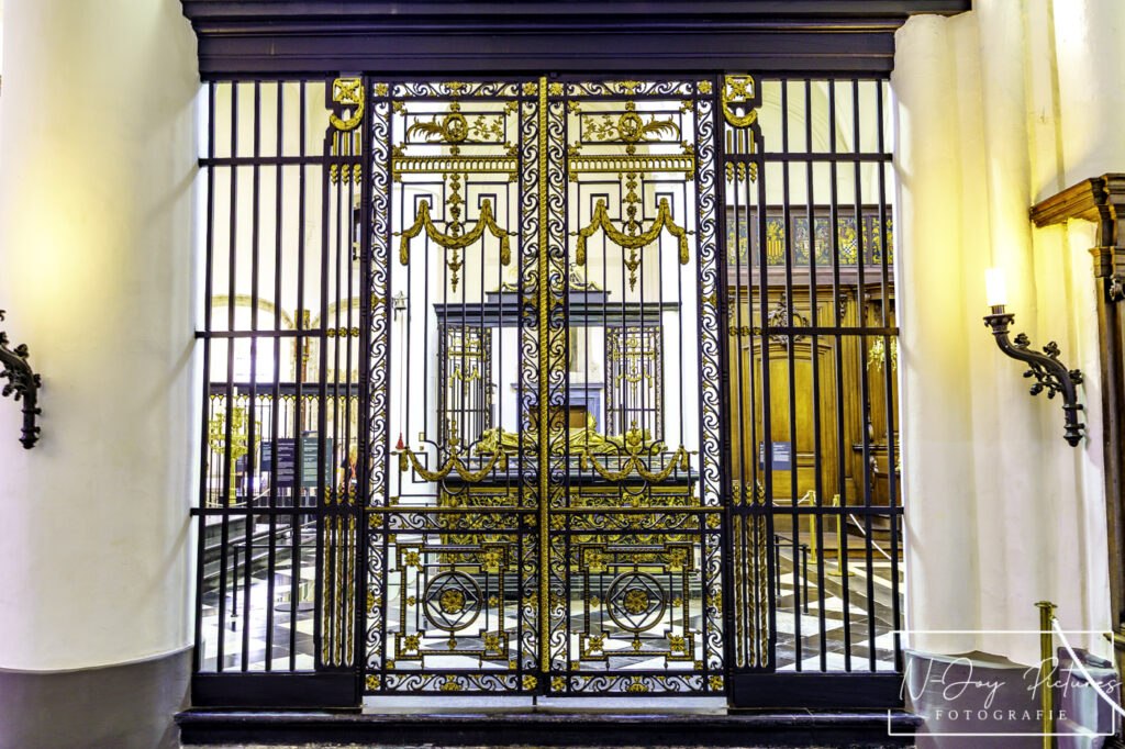 Icoon van Brugge, de O.L.V.-kerk, gevat in detail. Zie hoe N-Joy Pictures gotische kunst vangt. Jouw project hier? Neem contact op!