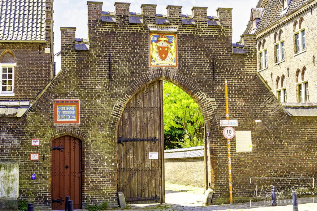 UNESCO erfgoed in Gent: Het Groot Begijnhof. Zie hoe N-Joy Pictures de serene sfeer vangt. Jouw project hier? Neem contact op!