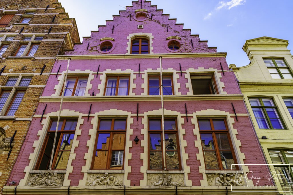De ziel van Brugge in beeld: UNESCO Werelderfgoed. Laat N-Joy Pictures jouw historische plekken tonen. Meer weten? Contacteer ons nu!