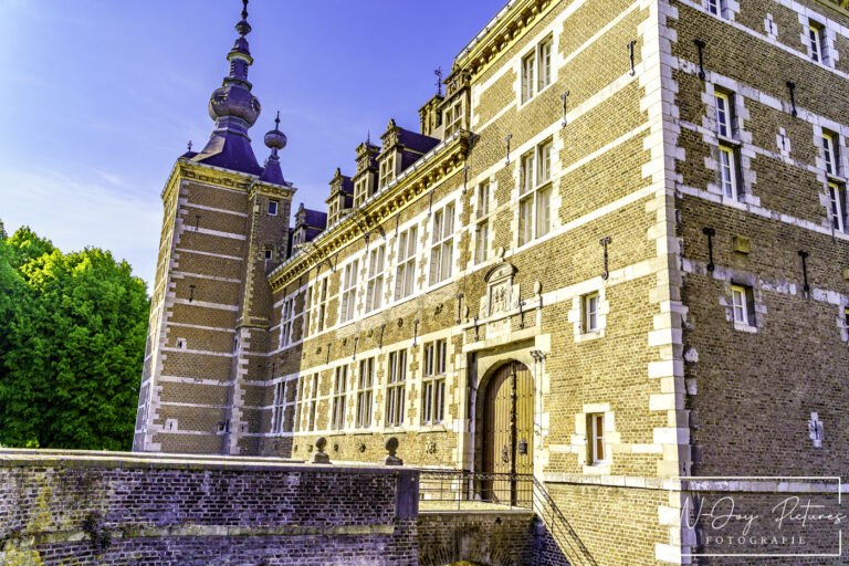 Exclusief Kasteel Eijsden: Droom weg bij de statige gevel en tuinen. Uw unieke evenement begint hier. Klik voor contact!