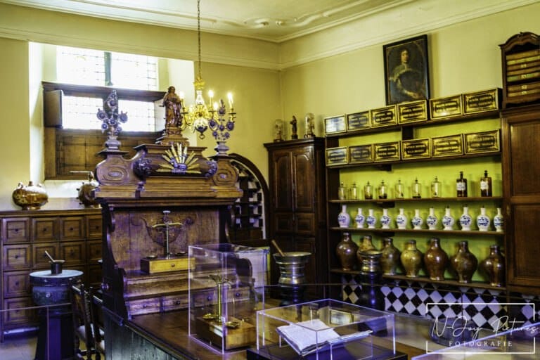 Uniek erfgoed: Sint-Janshospitaal Apotheek in Brugge. N-Joy Pictures vangt elk detail. Jouw locatie hier? Neem contact op!