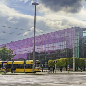 Moderne pracht in glas en staal: ontdek de Transparente Fabriek Dresden door de lens van N-Joy Pictures Fotografie.