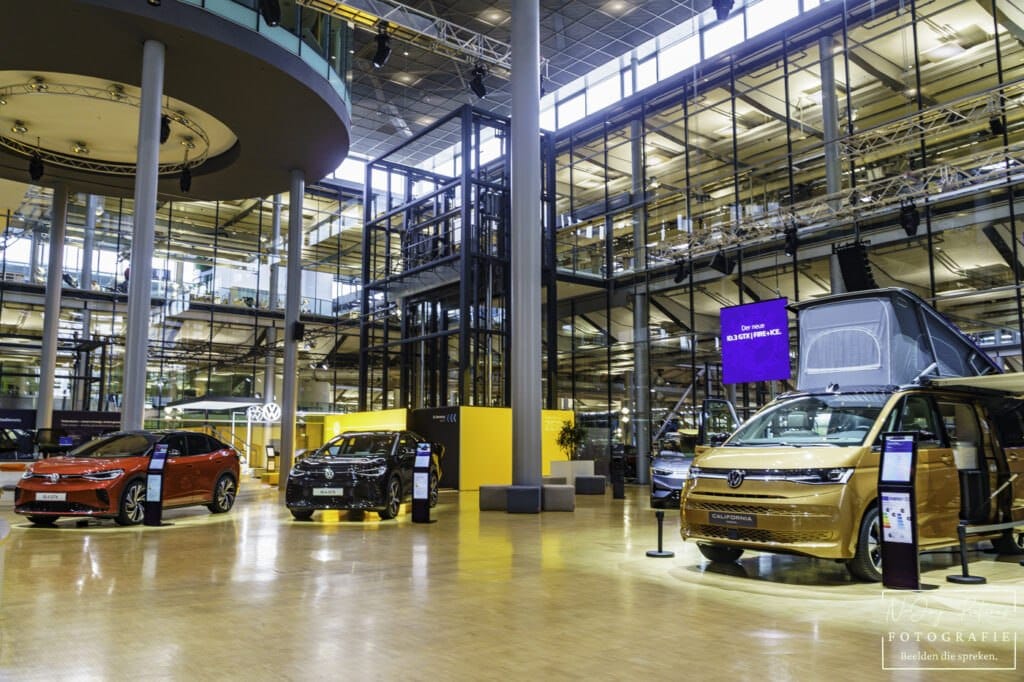 Moderne pracht in glas en staal: ontdek de Transparente Fabriek Dresden door de lens van N-Joy Pictures Fotografie.