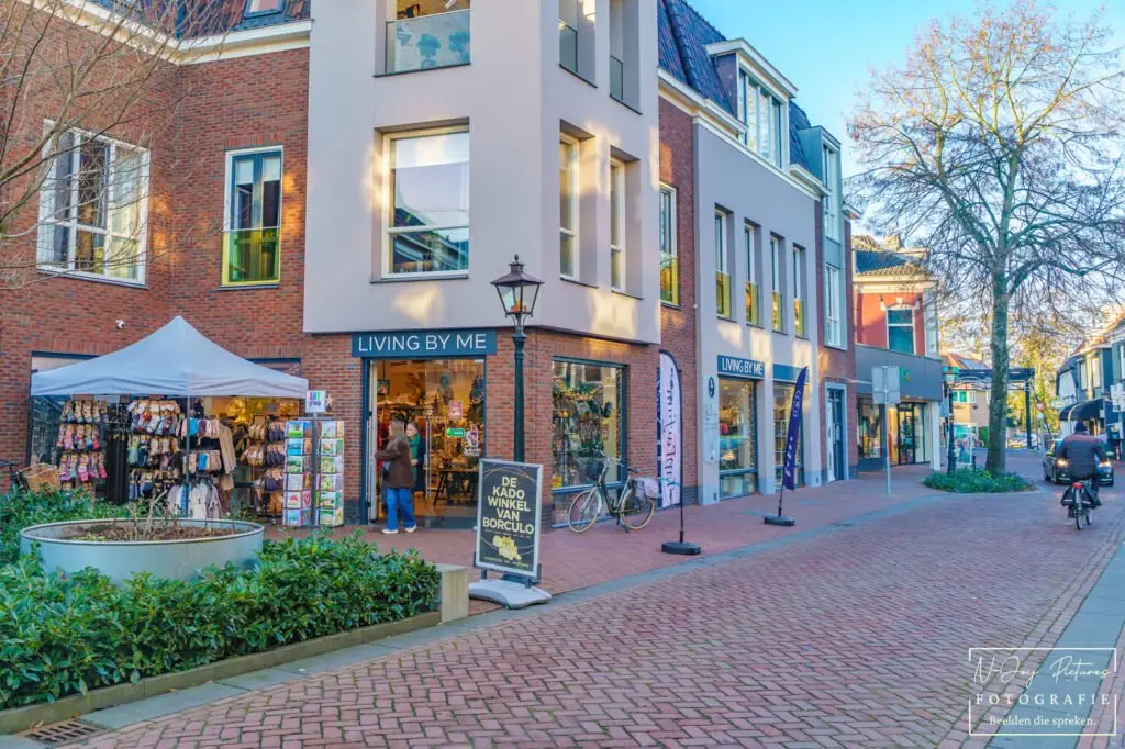 Karakteristiek centrum Borculo, creatief gefotografeerd door N-Joy Pictures Fotograaf Borculo. Nieuwsgierig? Bezoek de contactpagina.