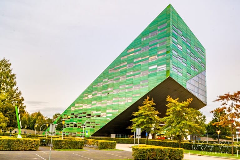 Linnaeusborg: architectuur die leeft in Groningen. Nieuwsgierig naar meer? Ontdek N-Joy Pictures' visie!