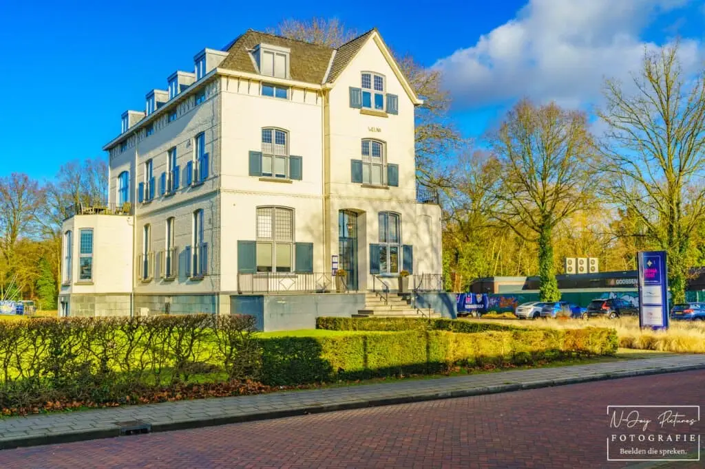 Makelaarspand Thoma Lochem strak vastgelegd door N-Joy Pictures, Fotograaf Lochem – ontdek hoe professionele architectuurfotografie jouw pand laat opvallen.